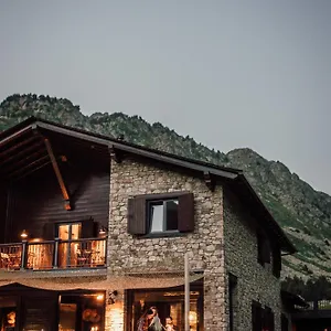 lovella-negra-mountain-lodge.andorra-la-vella-hotels.net/